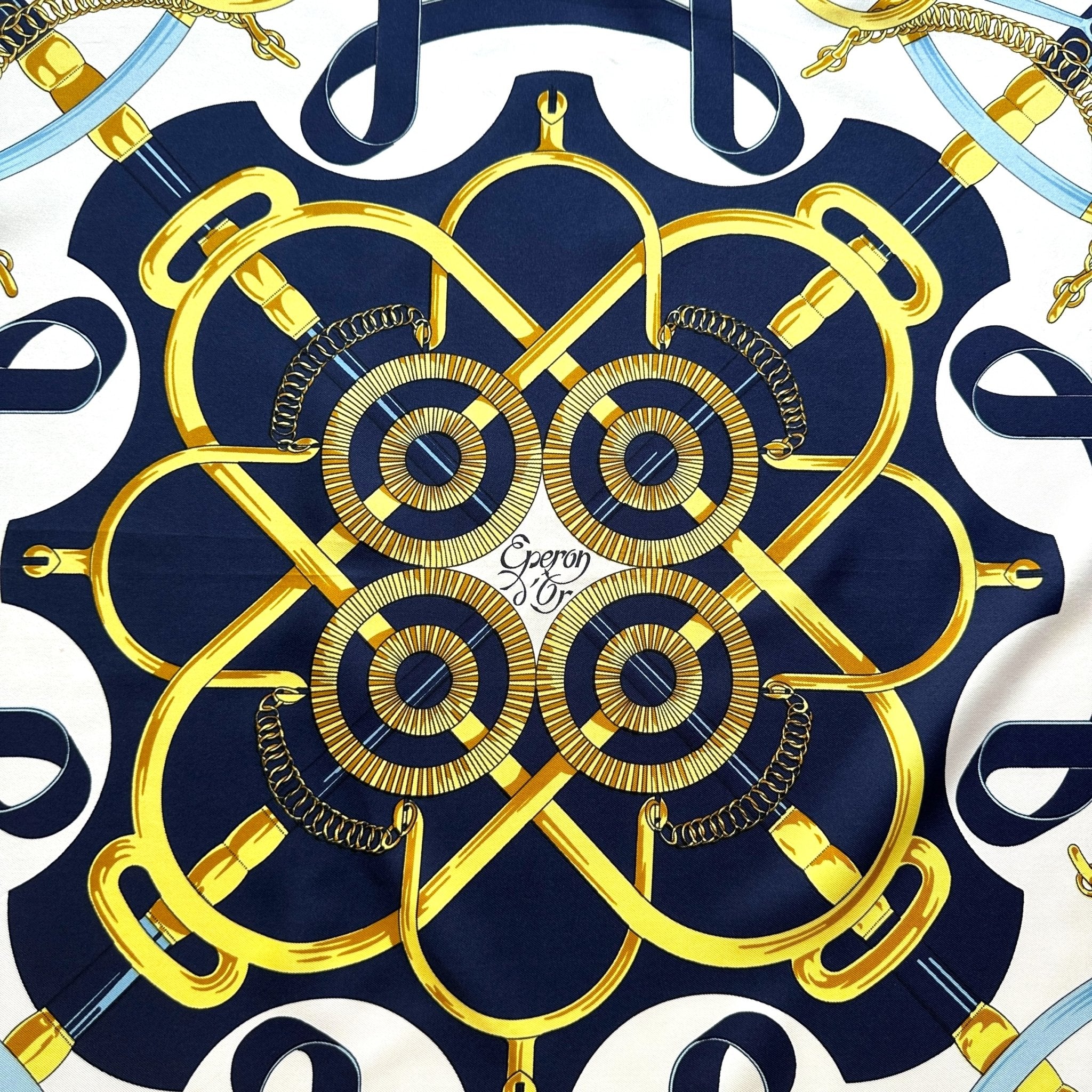 Éperon d’Or – FOUALRD HERMÈS 90 – Bleu & Or