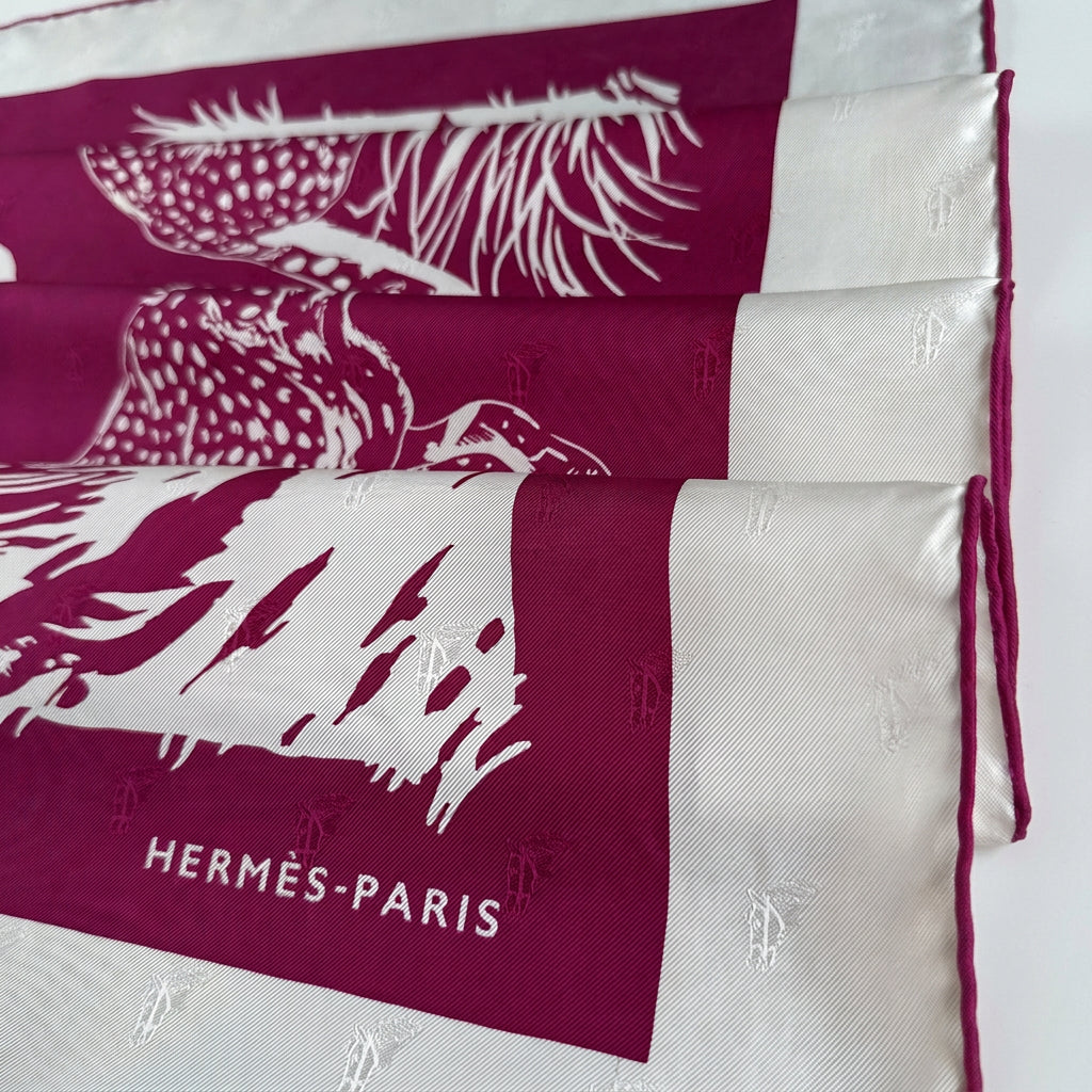 Carré Hermès Guépards Tatouage Robert Dallet 90 cm soie, drapé et signature Hermès-Paris