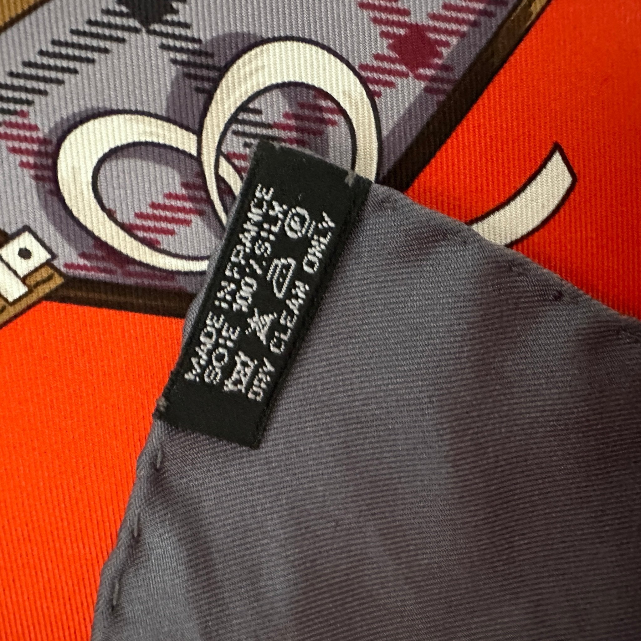 Camails - FOULARD HERMES 90CM - Carré Society