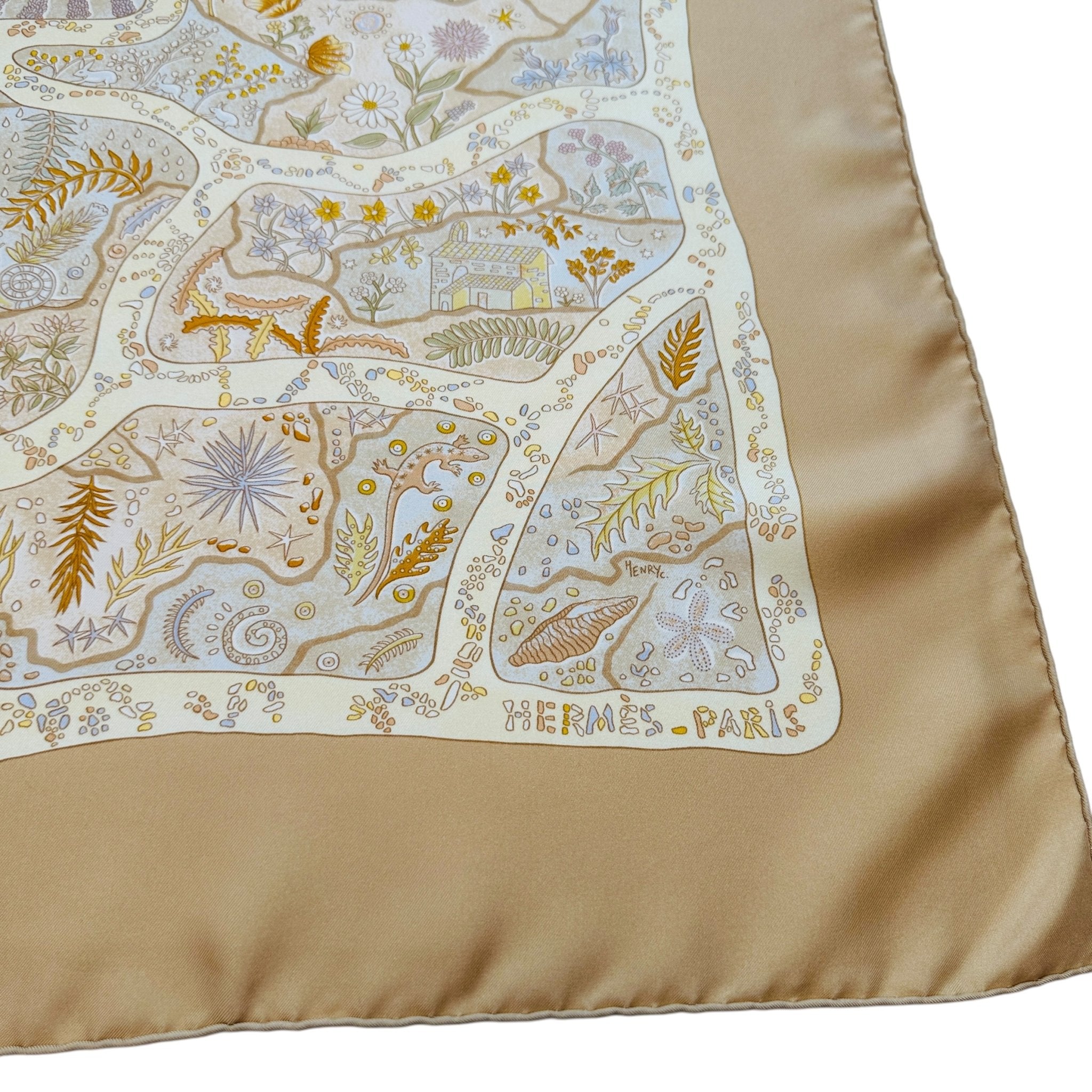 coin du foulard signature hermes paris