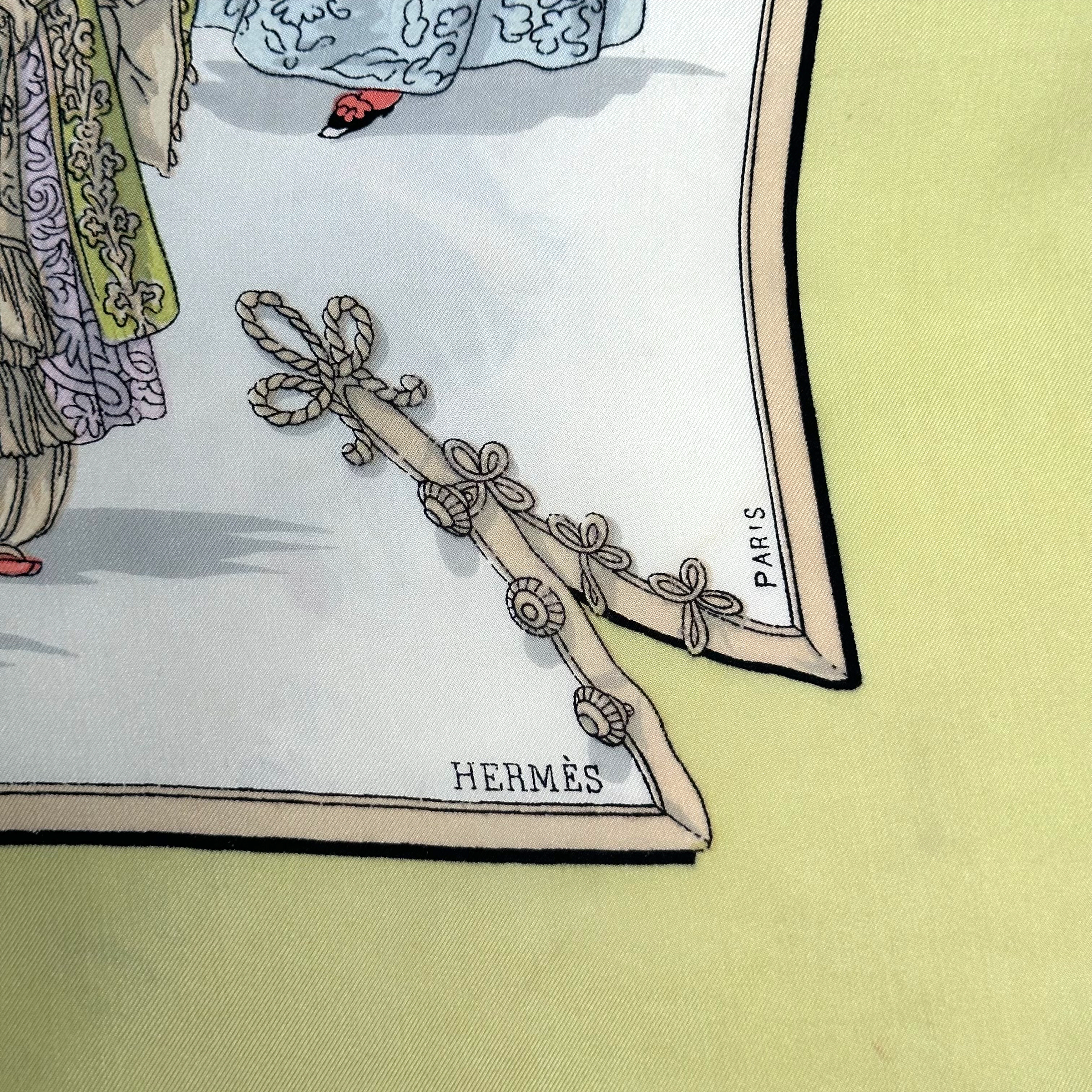 Costumes de dames - FOULARD HERMES 90CM