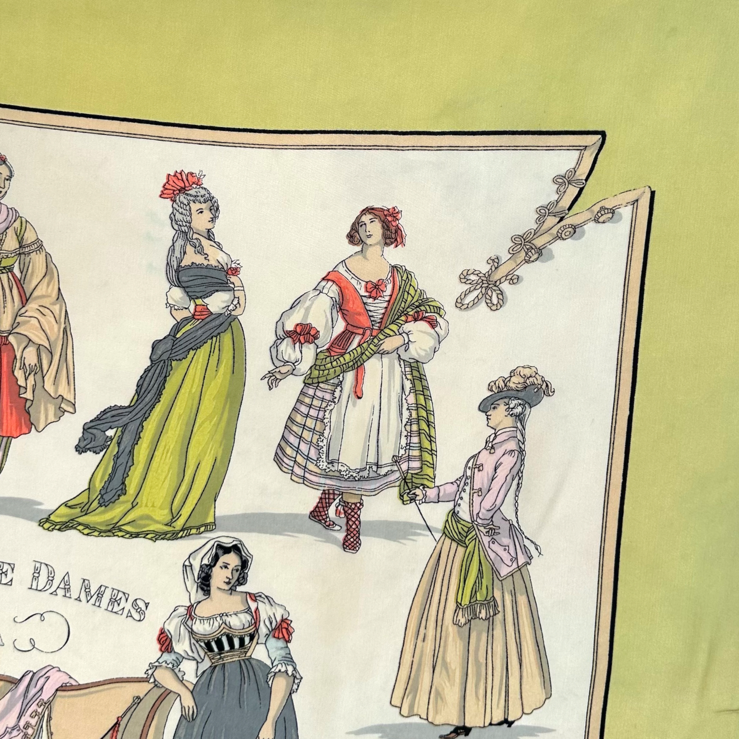 Costumes de dames - FOULARD HERMES 90CM