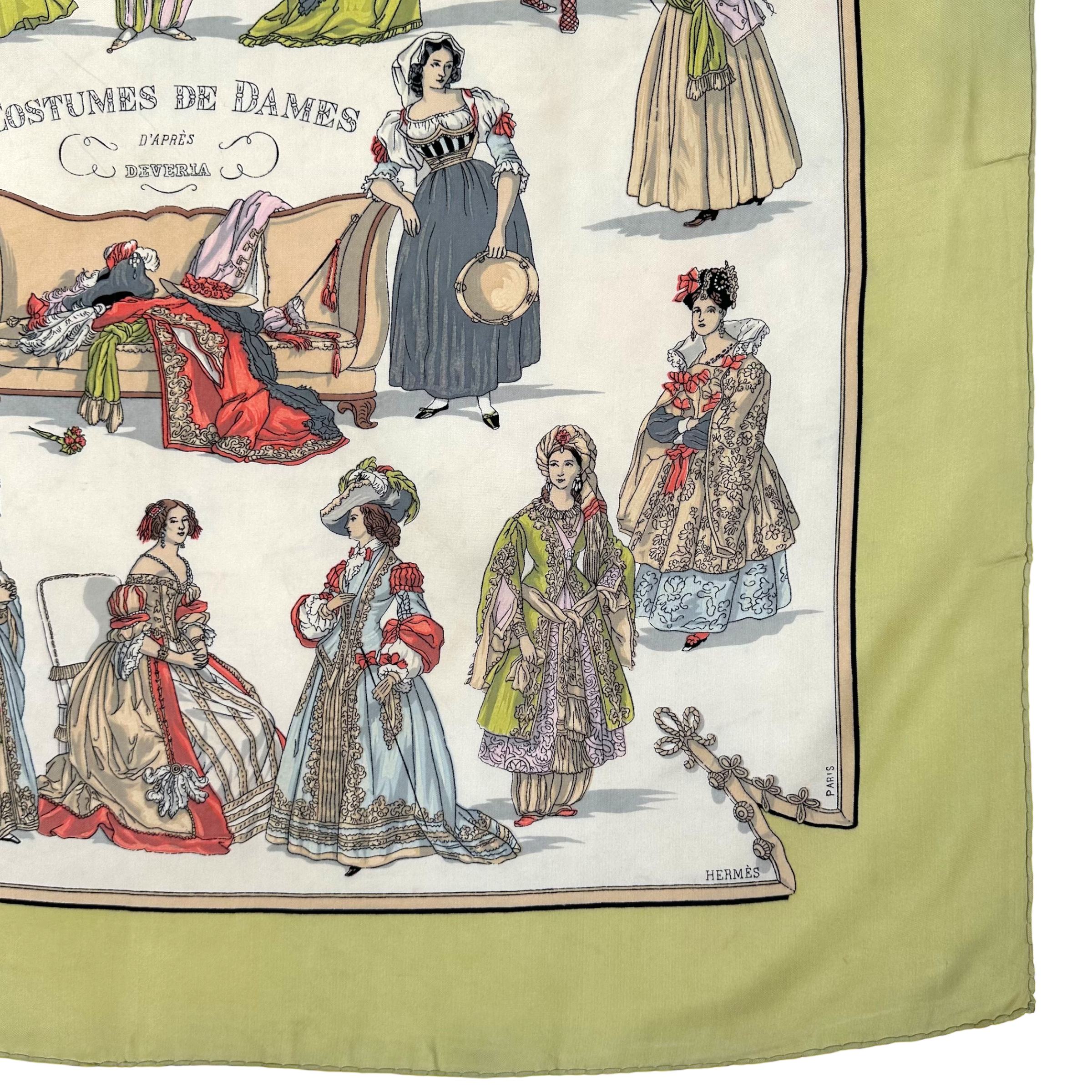 Costumes de dames - FOULARD HERMES 90CM