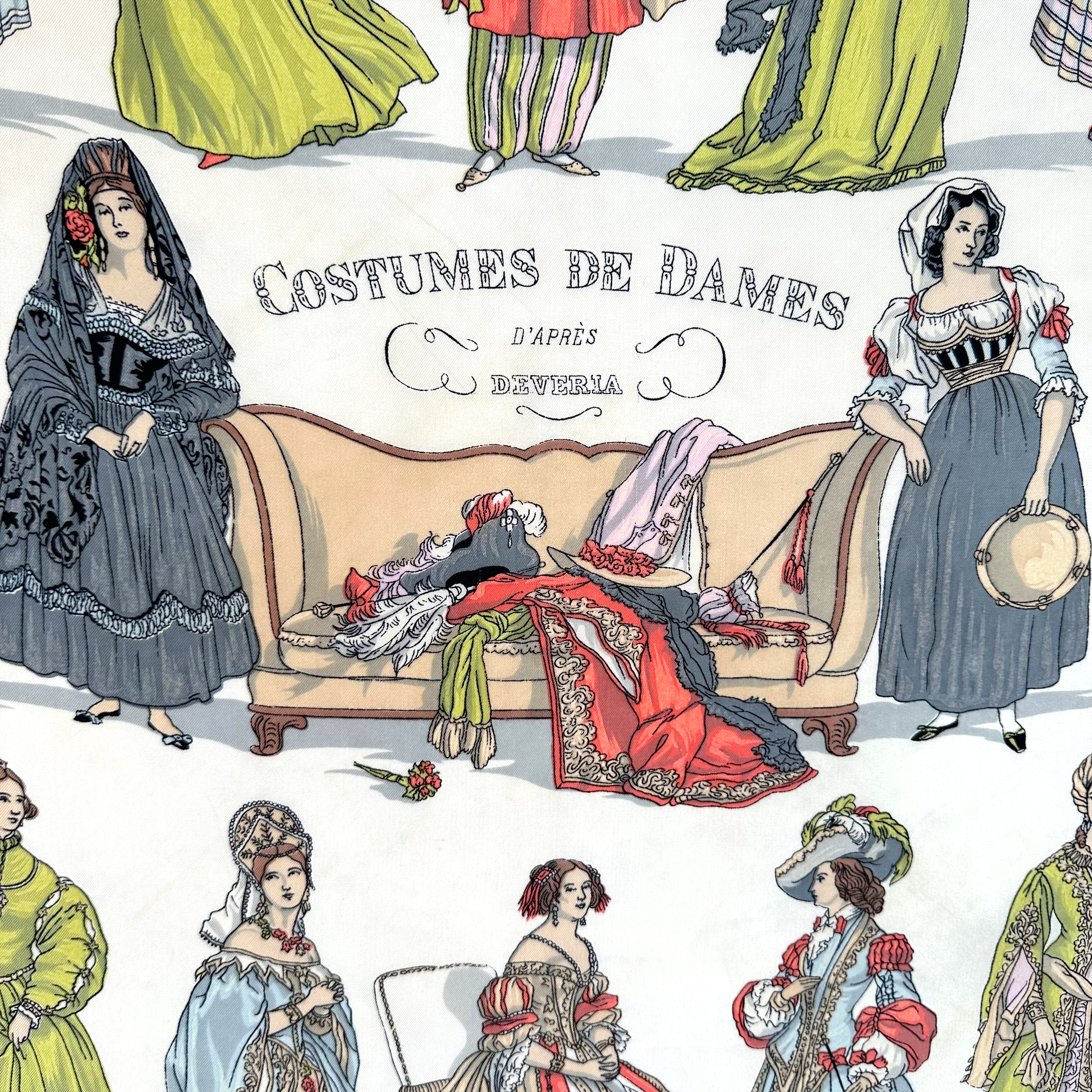 Costumes de dames - FOULARD HERMES 90CM
