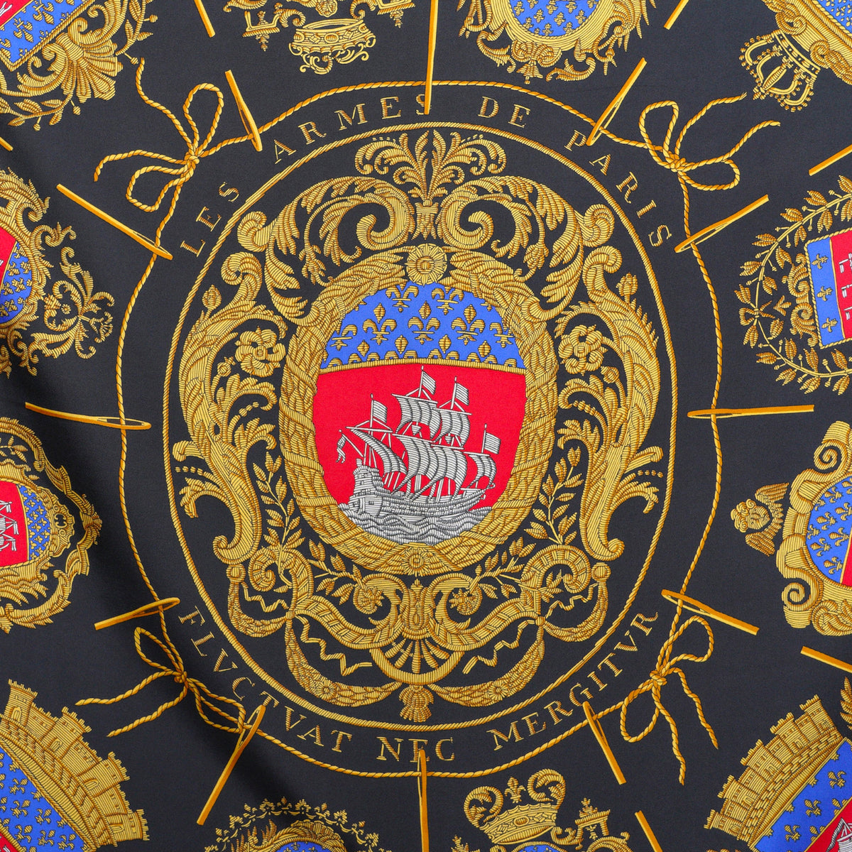 Foulard Hermès Les Armes De Paris En Soie – Bandana Carré Bleu, Occasion