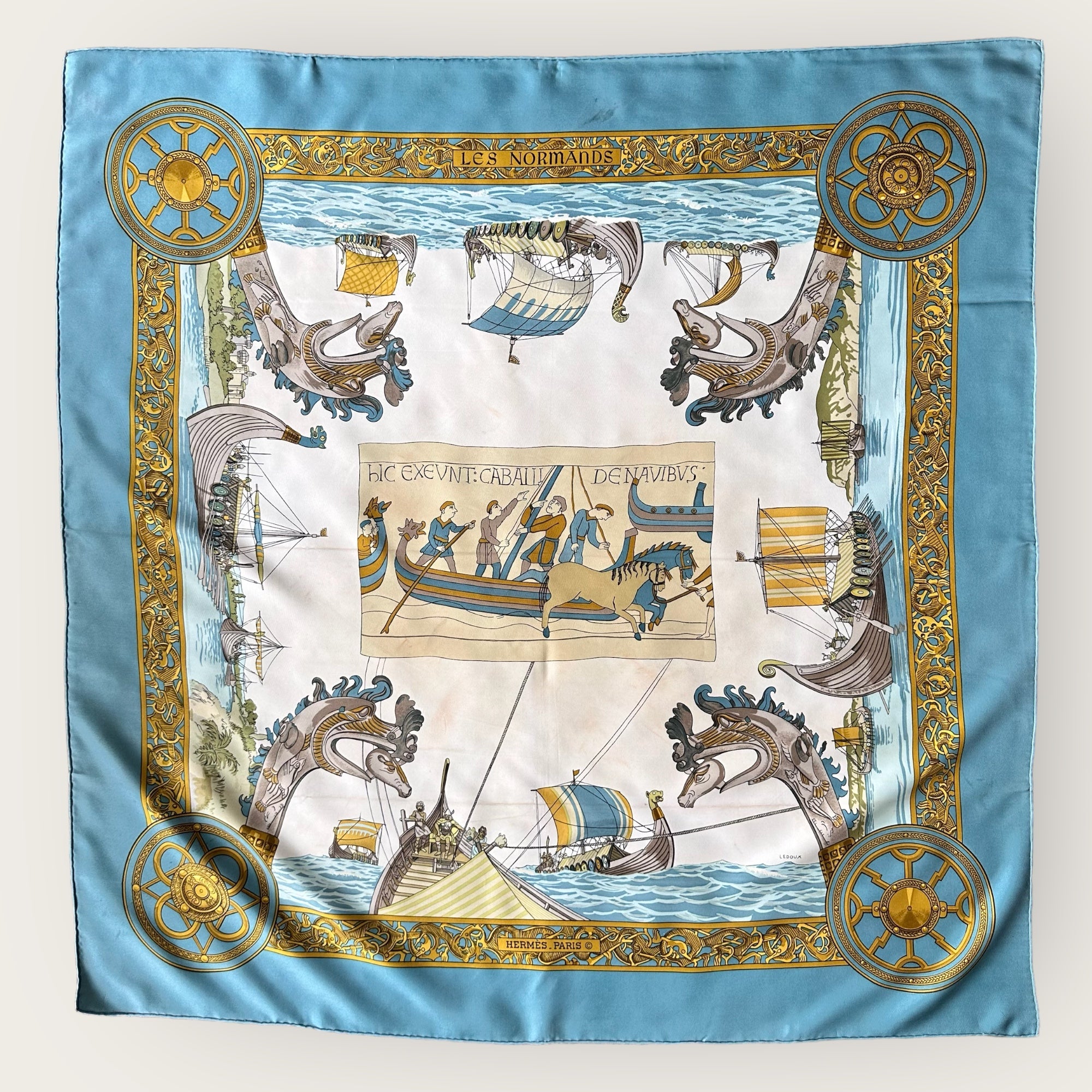foulard-hermes-les-normands-bleu-et-creme