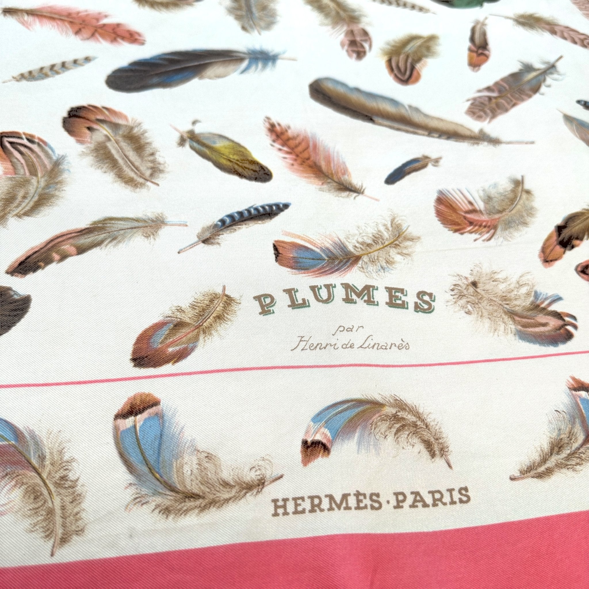 foulard carre hermes rose design par henri linares