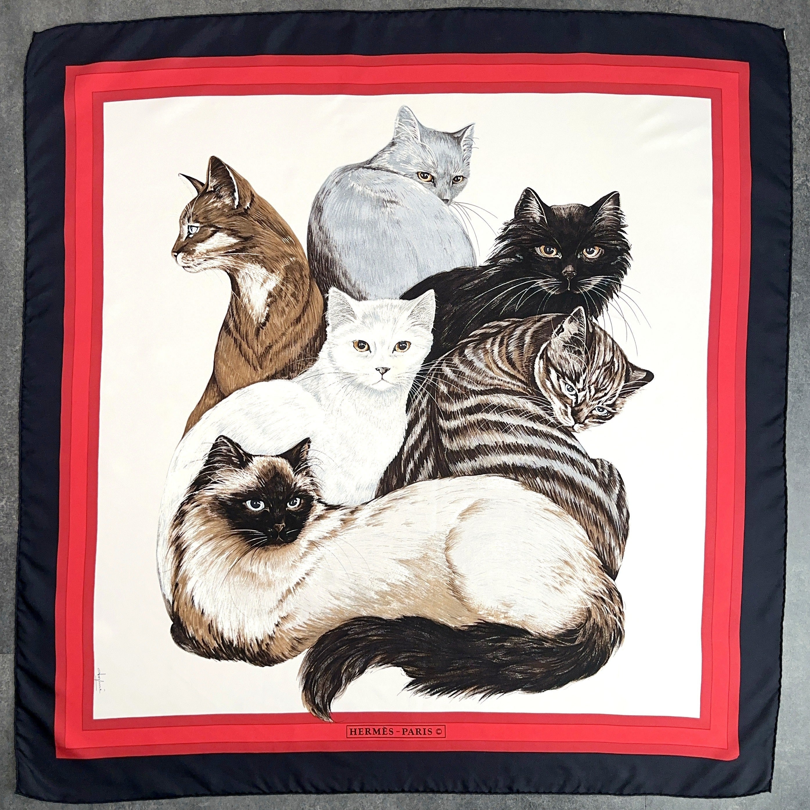 Carré Hermès Les Chats de Daphné Duchesne, 90 cm soie, vue d'ensemble alternative carré animalier vintage