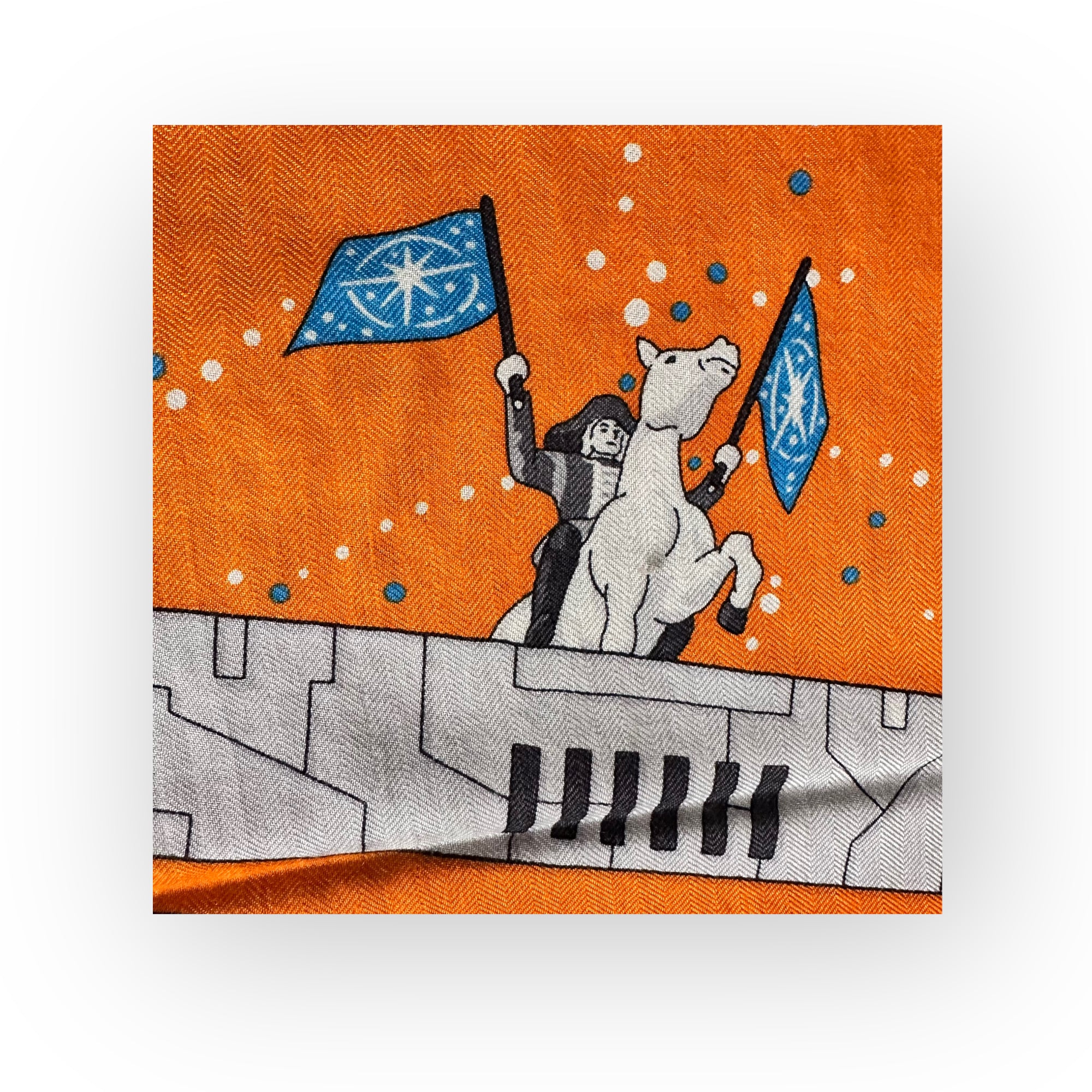 hermes-odyssey-foulard-hermes-orange-bleu-vaisseau-spatial-dessine-par-daiske-nomura-cheval