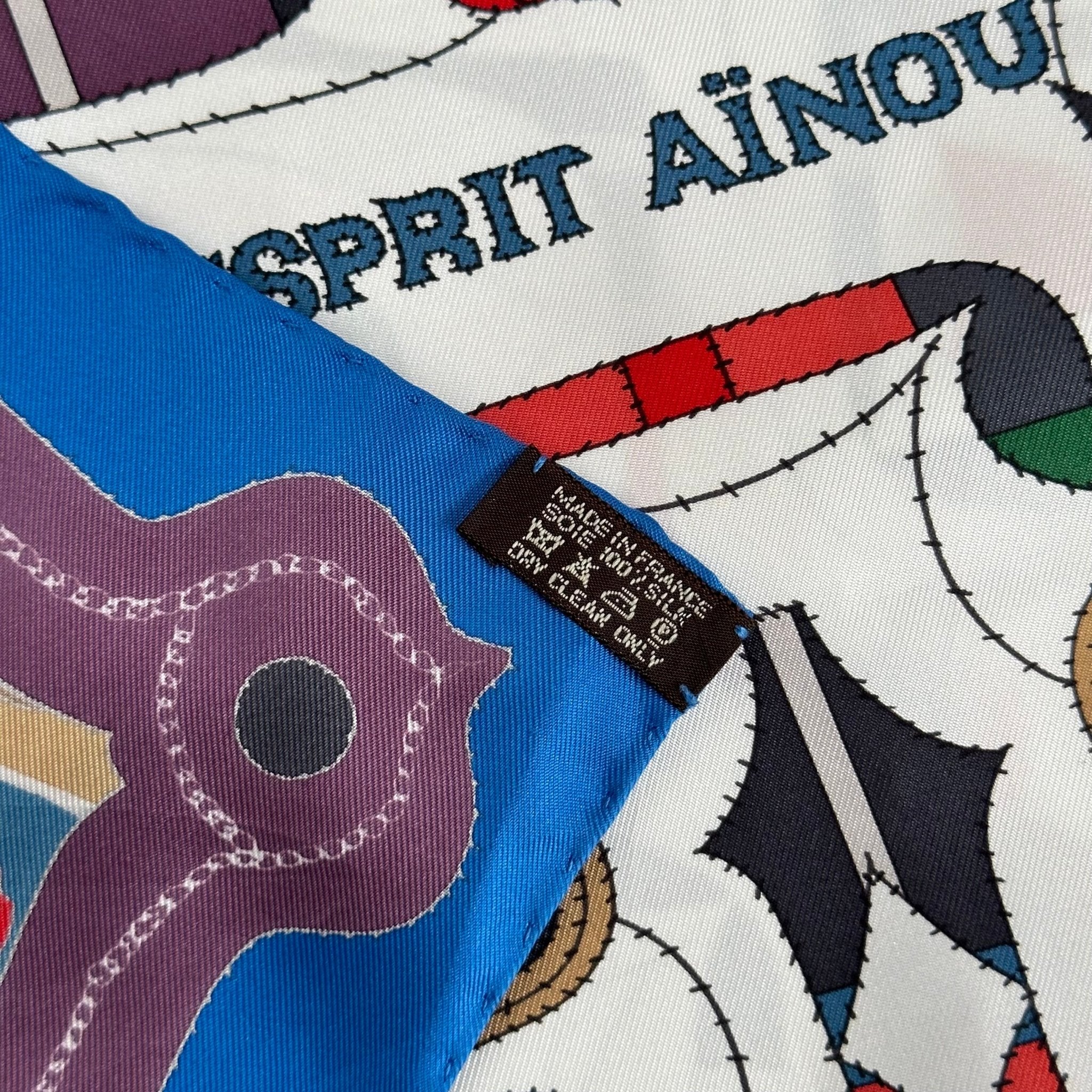 Esprit Aïnou - FOULARD HERMES 90CM - Carré Society