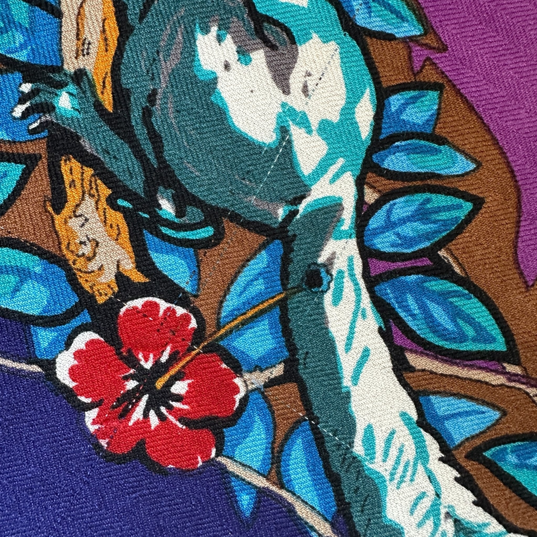 zoom sur signes d'usage du foulard de seconde main