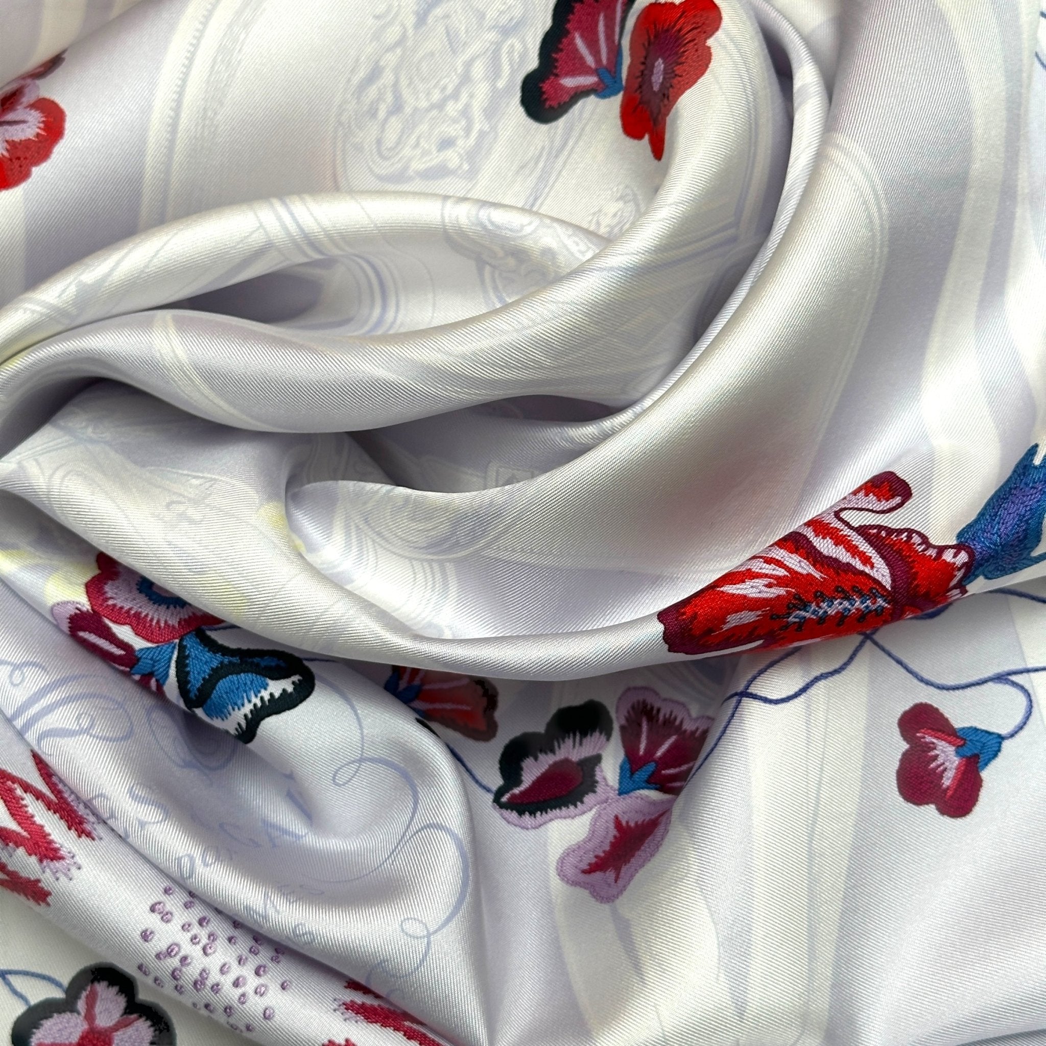 foulard carre hermes de collection brides fleuries