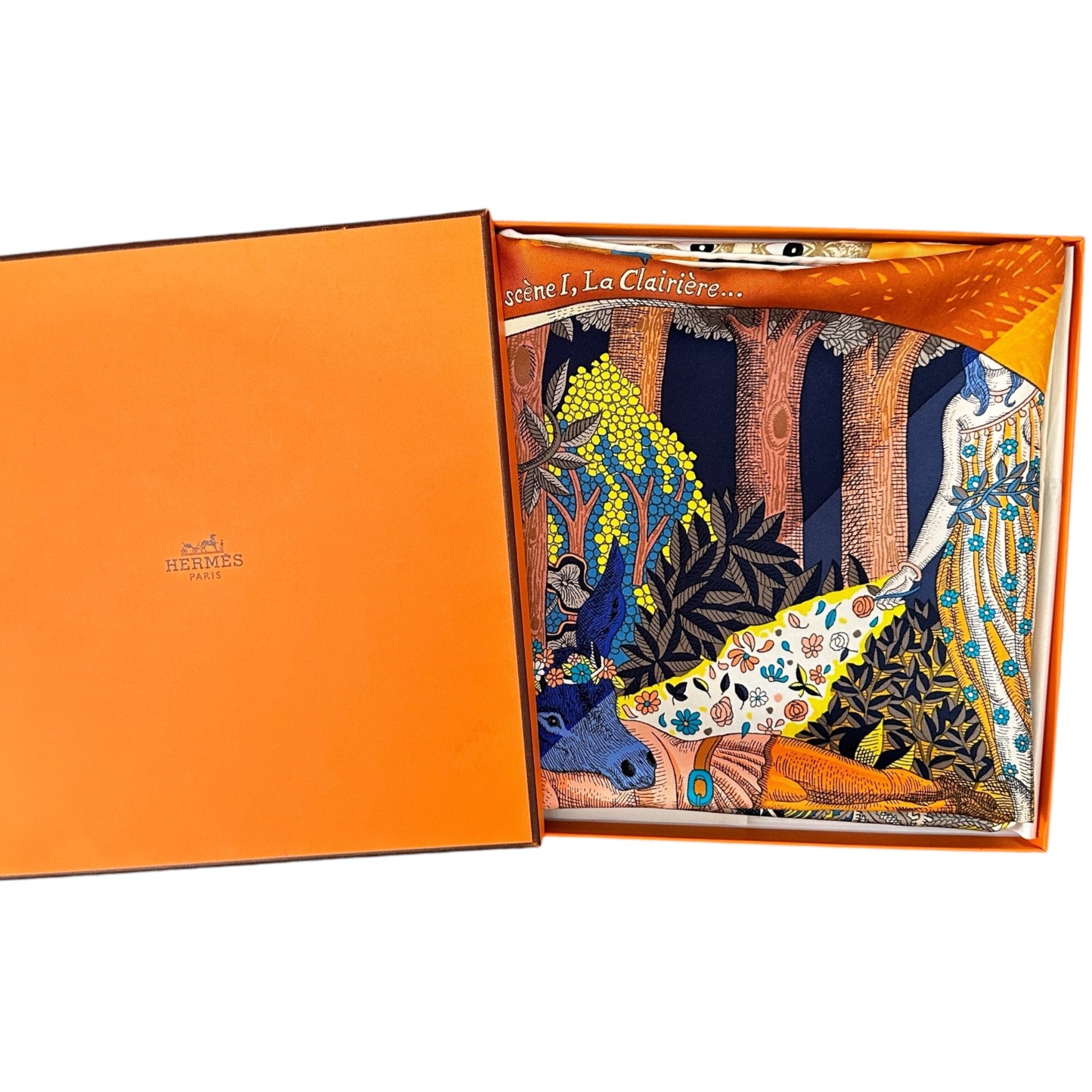 foulard replie dans la boite orange hermes 