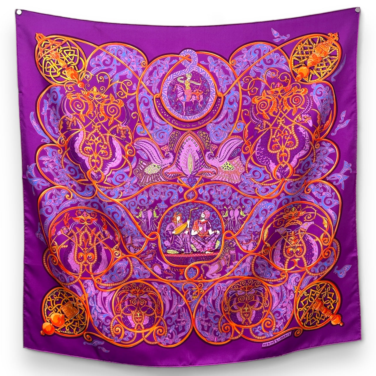 foulard carré hermès 90 cm la charmante aux animaux violet