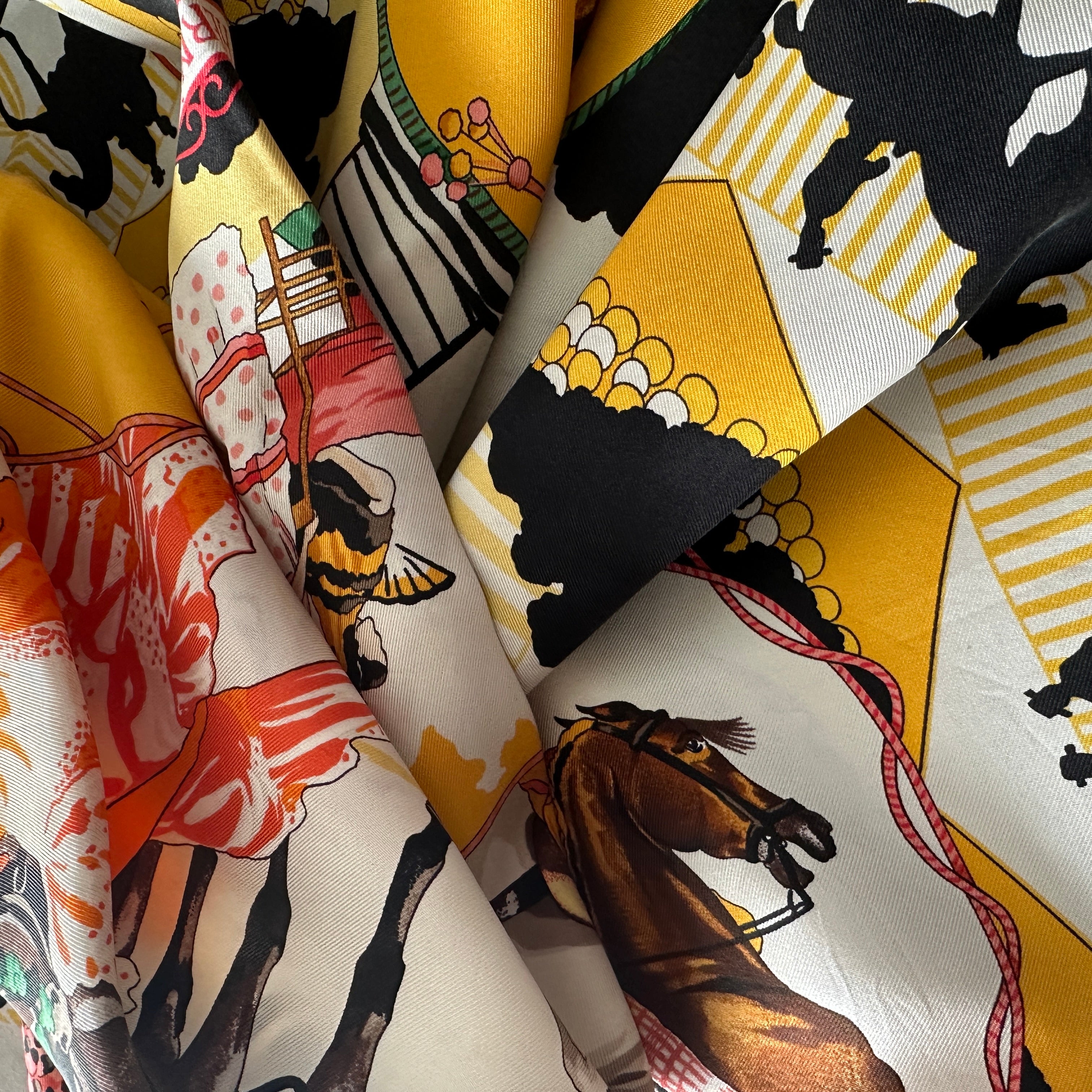 foulard-hermes-feria-de-sevilla-noir-orange-jaune-avec-dessin-tete-de-cheval