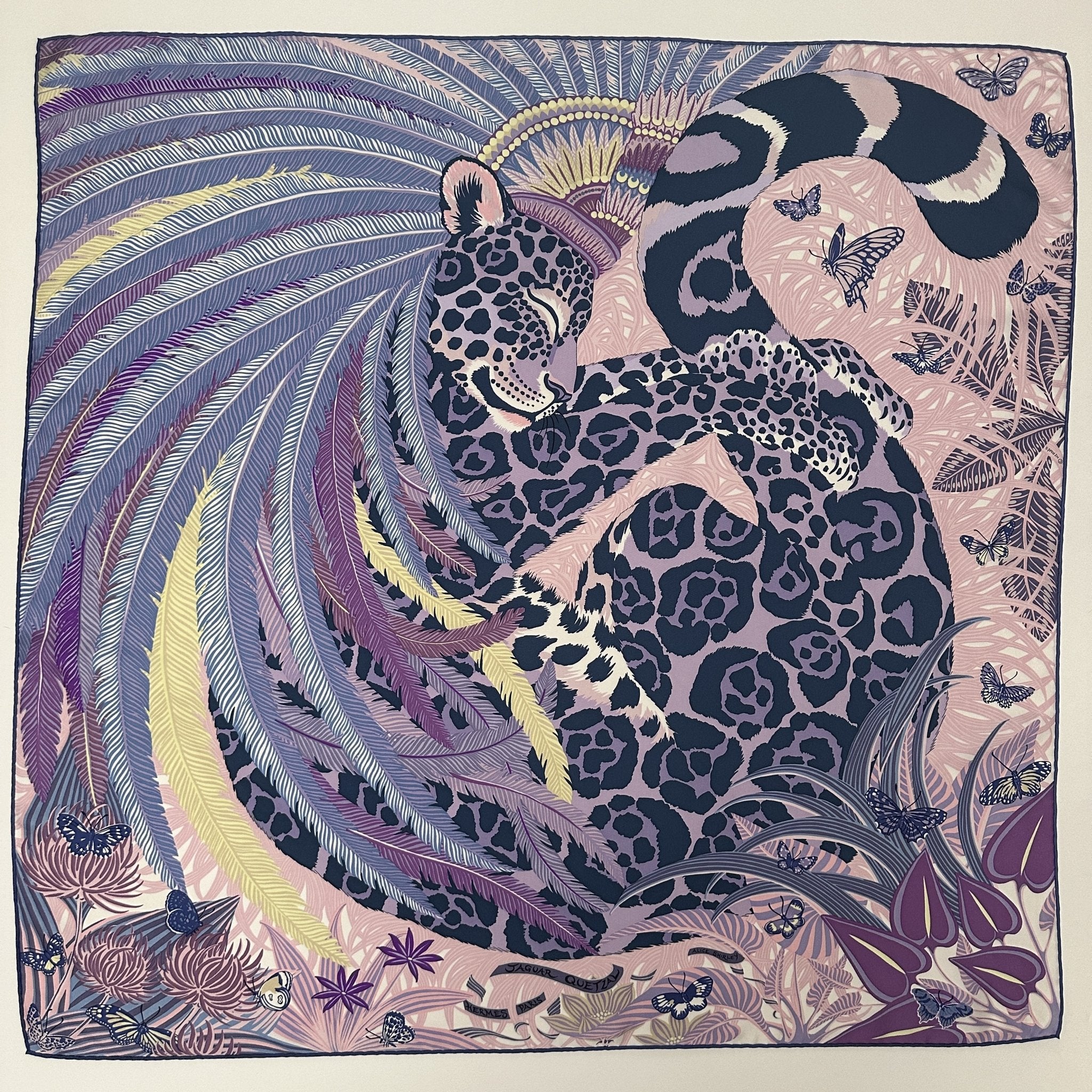 foulard hermes jaguar quetzal tons rose et violet 