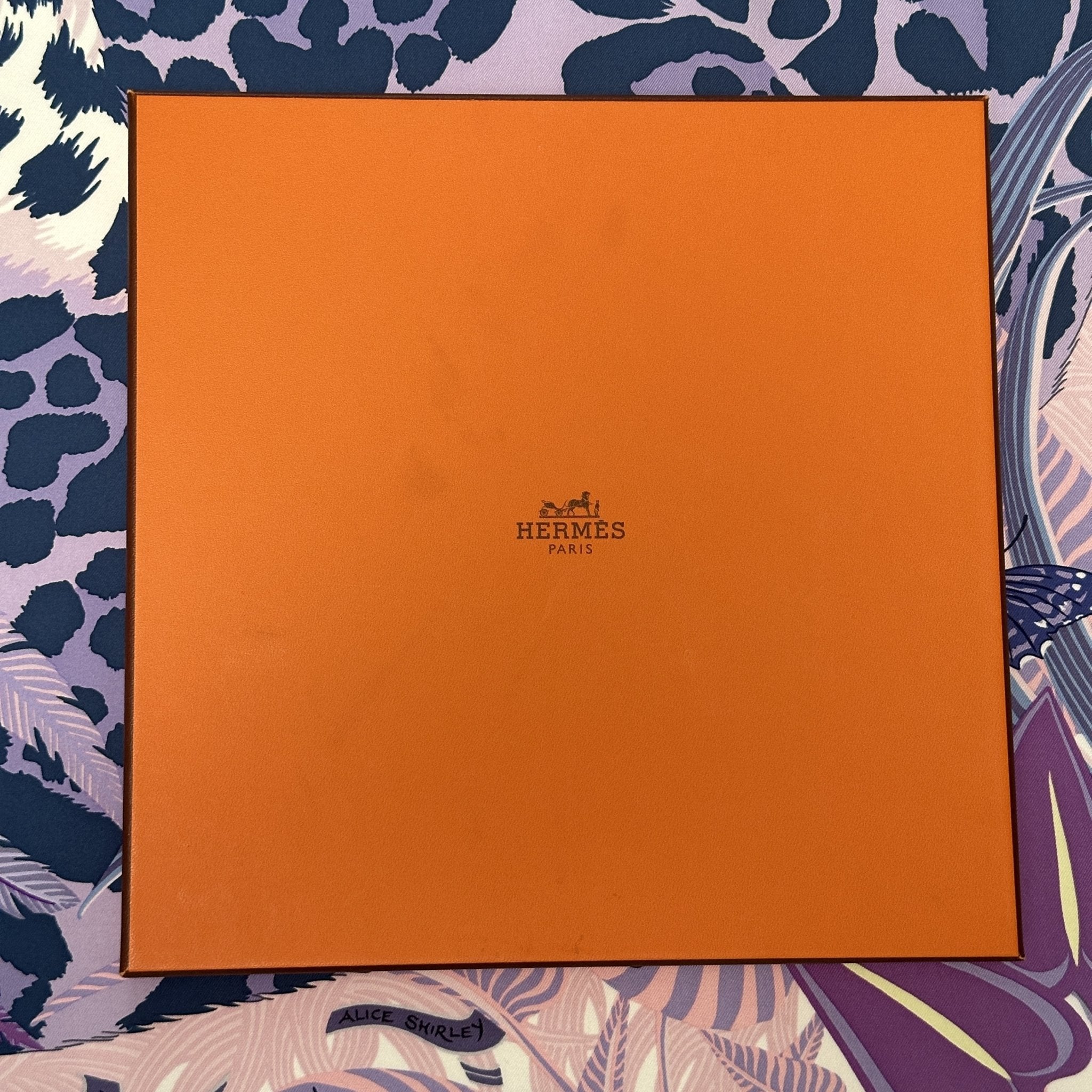 boite carré orange hermes recto 