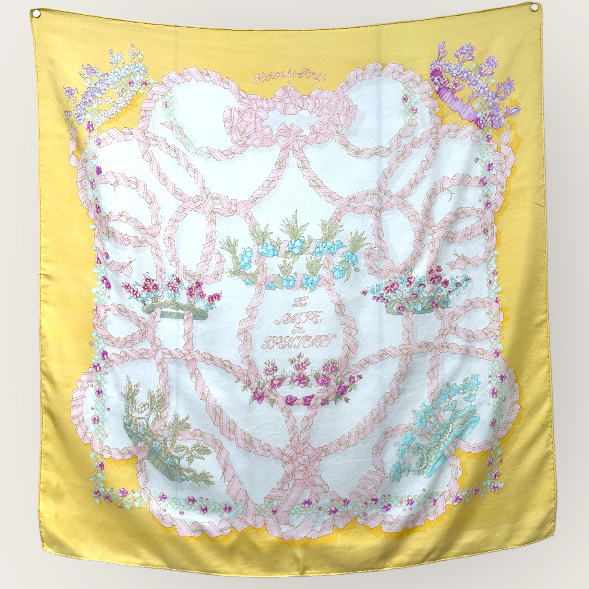foulard-hermes-carre-90-cm-jaune-blanc-rose-le-sacre-du-printemps
