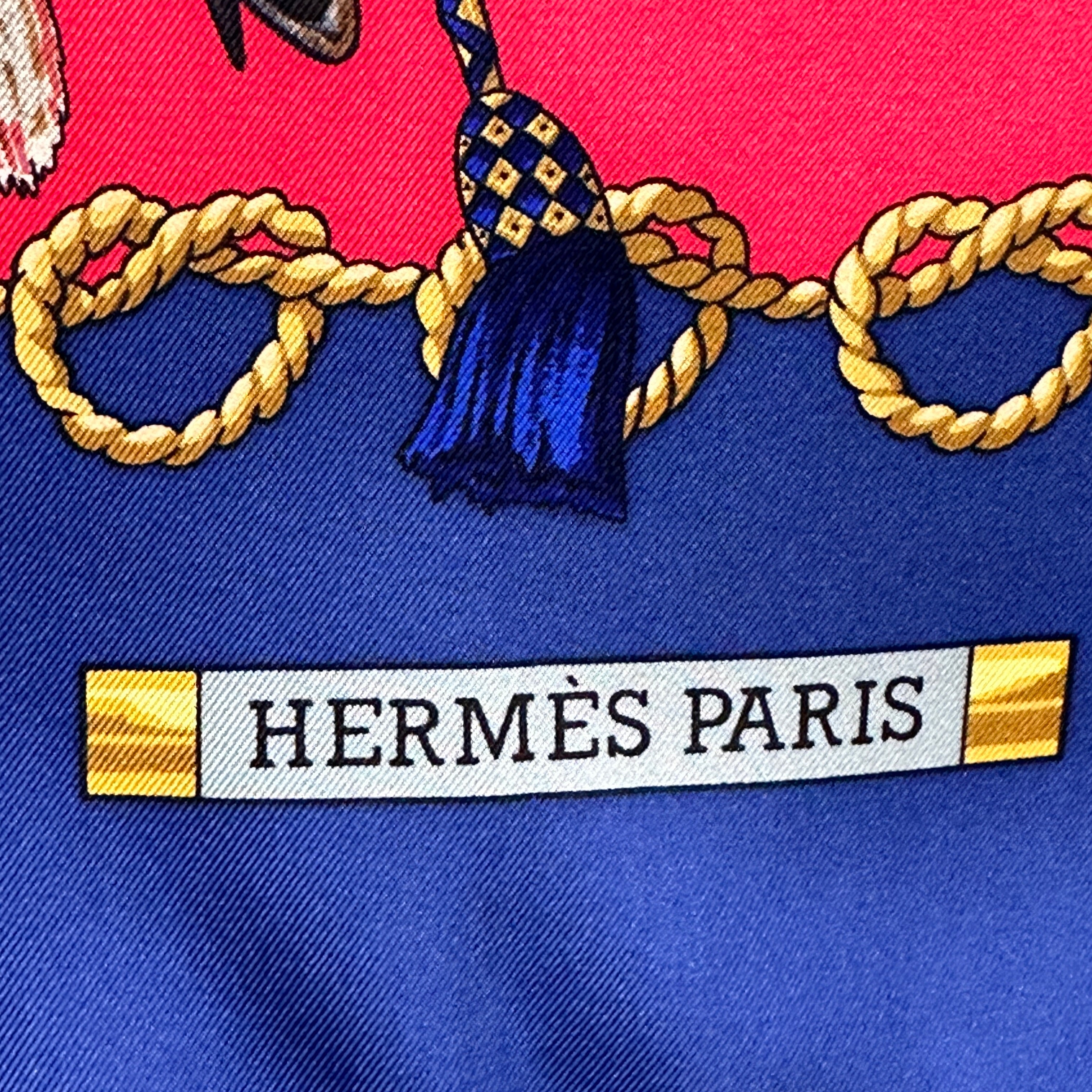foulard-hermes-oiseaux-du-roy-bleu-signature-hermes-paris
