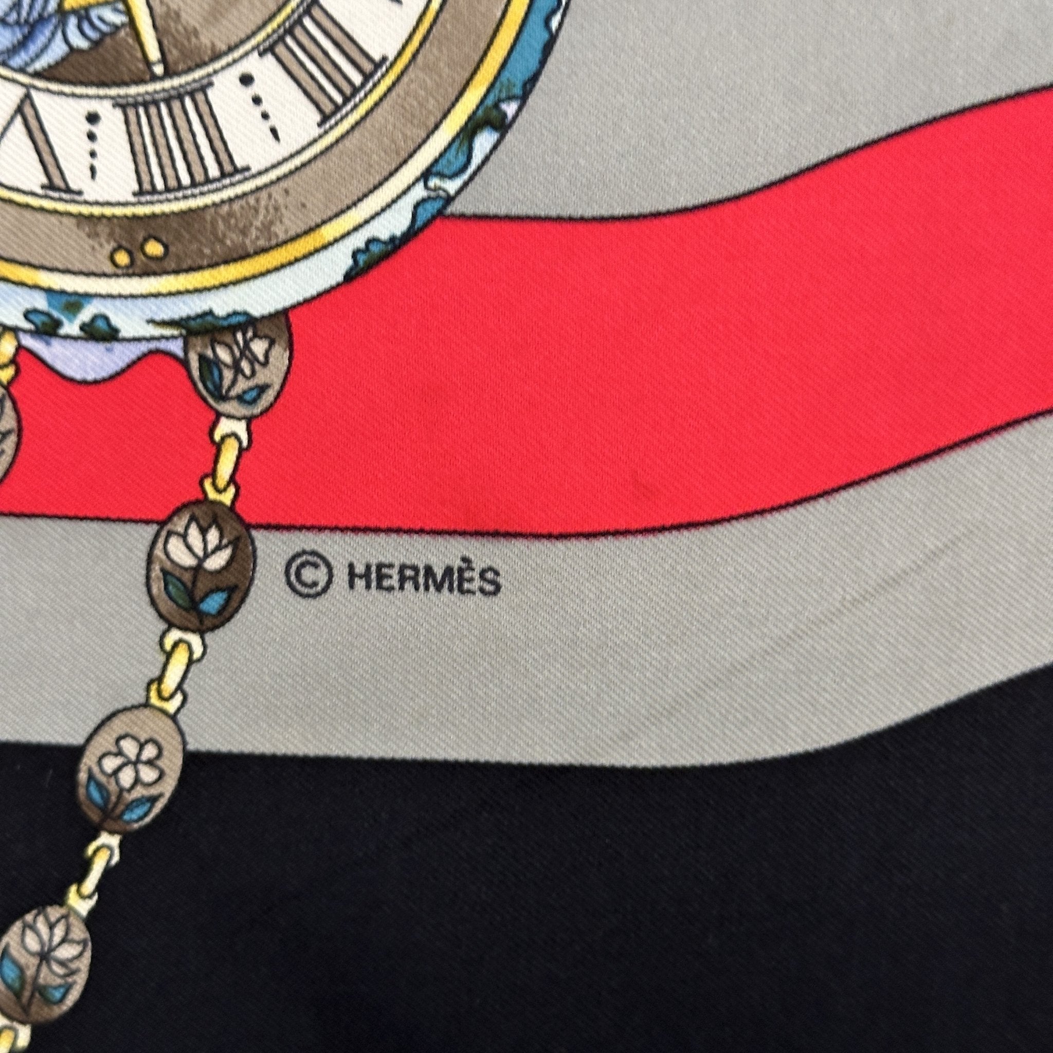 foulard-rondes-des-heures-logo-copright-hermes